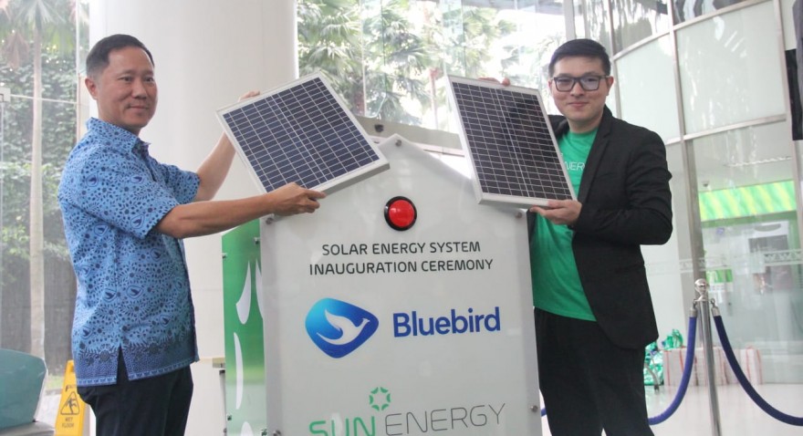 Jelang 51 Tahun, Bluebird Implementasi Smart Solar Panel Bersama SUN Energy Guna Wujudkan Komitmen 50:30